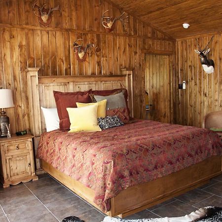 ไลฟ์ โอคส์ เบด แอนด์ เบรคฟาสต์ Bed & Breakfast ยูวัลด์ ภายนอก รูปภาพ