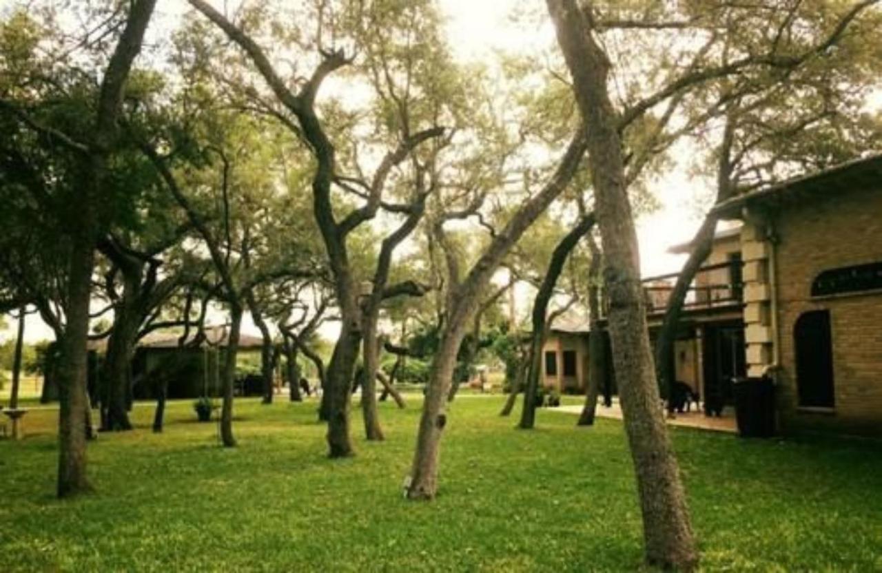 ไลฟ์ โอคส์ เบด แอนด์ เบรคฟาสต์ Bed & Breakfast ยูวัลด์ ภายนอก รูปภาพ