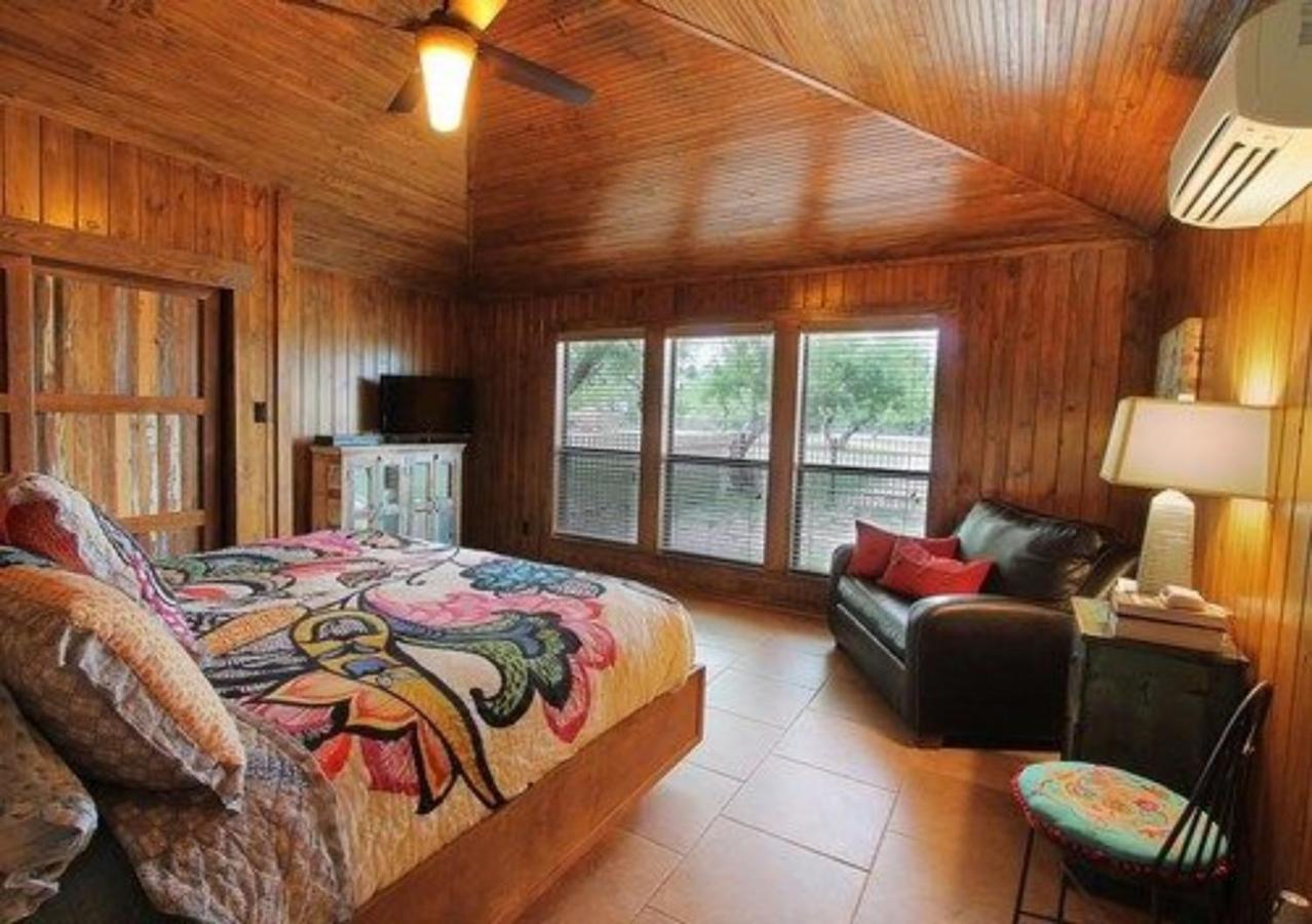 ไลฟ์ โอคส์ เบด แอนด์ เบรคฟาสต์ Bed & Breakfast ยูวัลด์ ภายนอก รูปภาพ