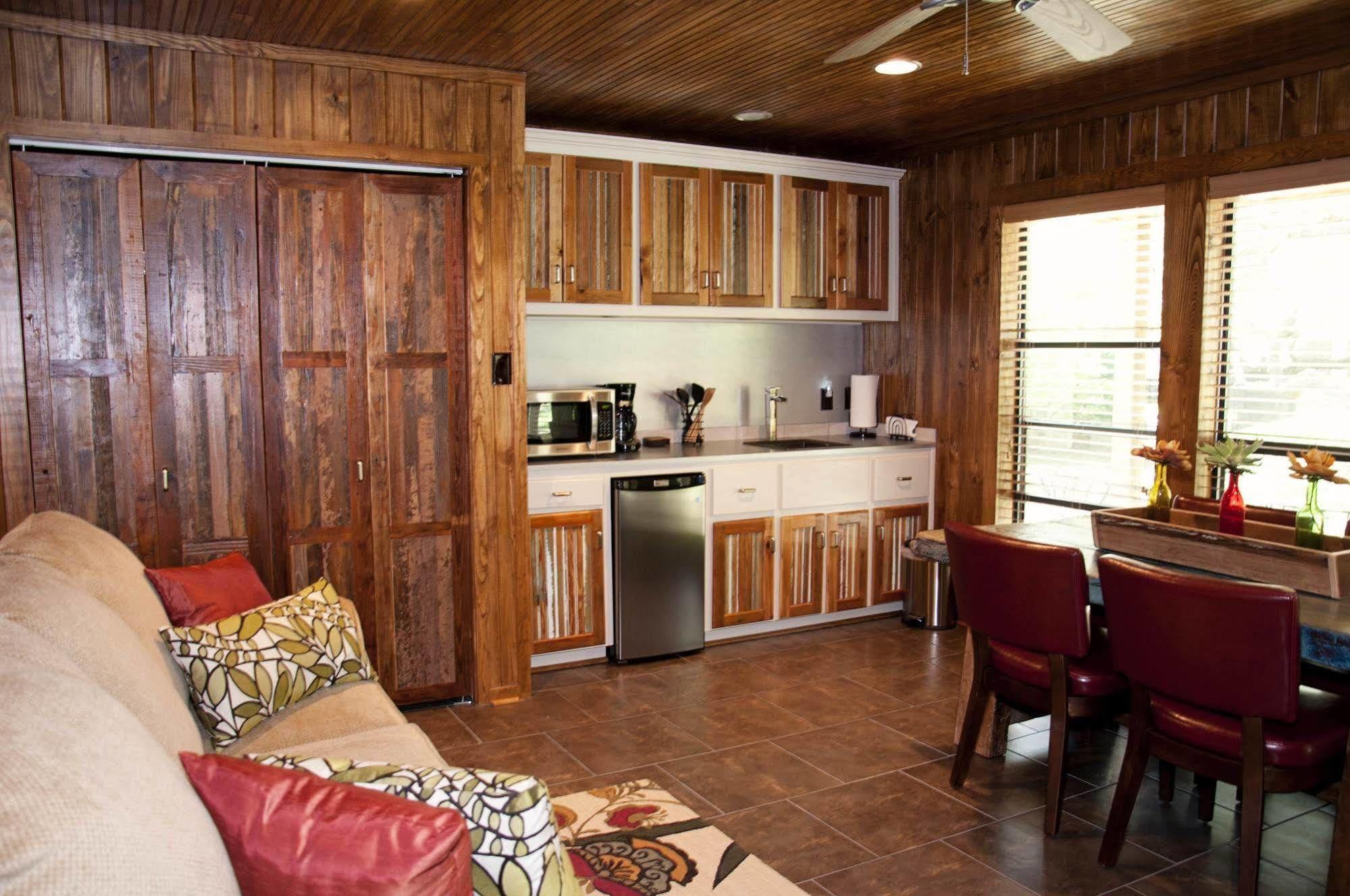 ไลฟ์ โอคส์ เบด แอนด์ เบรคฟาสต์ Bed & Breakfast ยูวัลด์ ภายนอก รูปภาพ