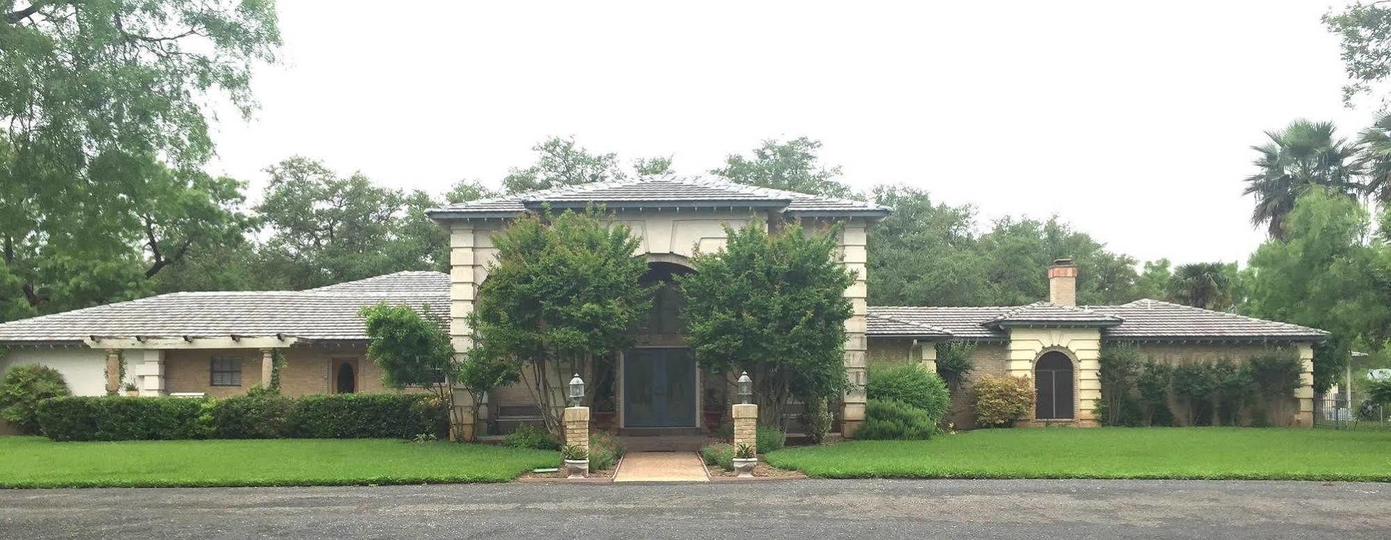 ไลฟ์ โอคส์ เบด แอนด์ เบรคฟาสต์ Bed & Breakfast ยูวัลด์ ภายนอก รูปภาพ